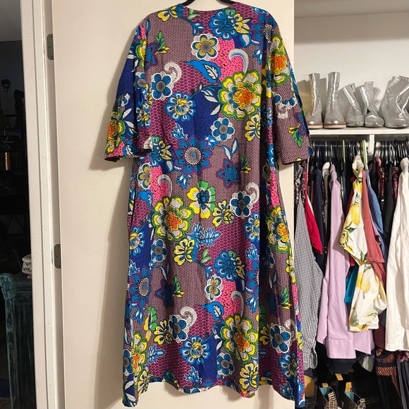The Oula Company Split Neck Caftan Midi Dress Floral Honeycomb Bloom sz L Large - Picture 4 of 9